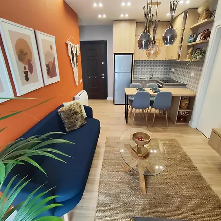 Free Parking Lejlighed Tirana