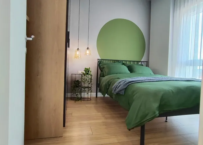 Free Parking Lejlighed Tirana